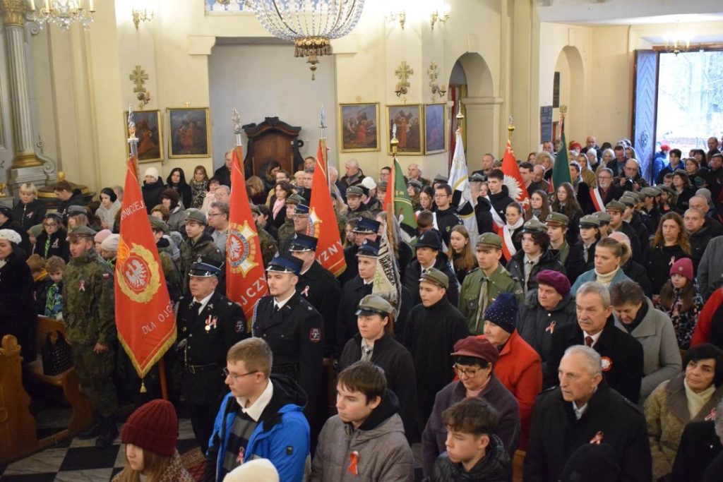 Święto niepodległości - poczty sztandarowe.