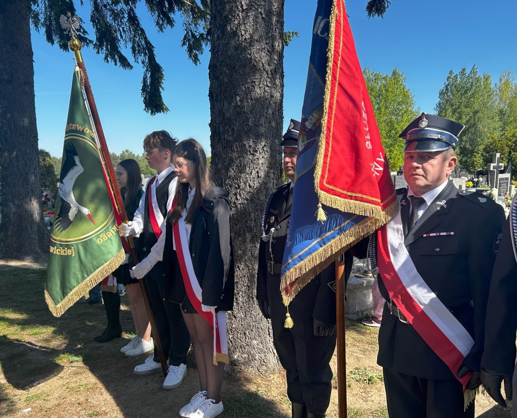 Poczty sztandarowe uczestniczące w uroczystości