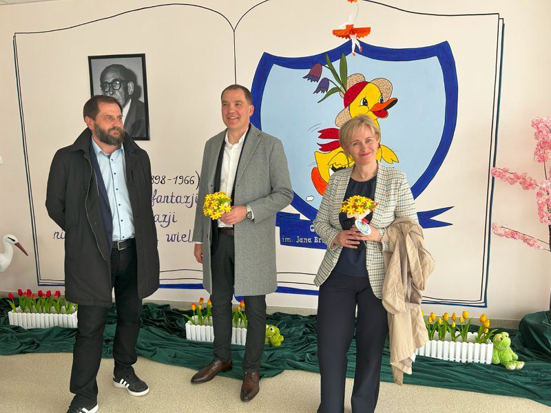 3.Wójt Gminy, Sekretarz Gminy i Kierownik Referatu Rozwoju Lokalnego i Gospodarki Gminnej w Holu Przedszkola