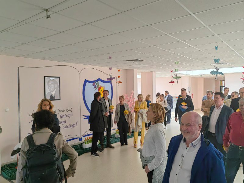 4.Delegacja zwiedza przedszkole