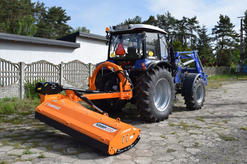 Nowy traktor i kosiarka