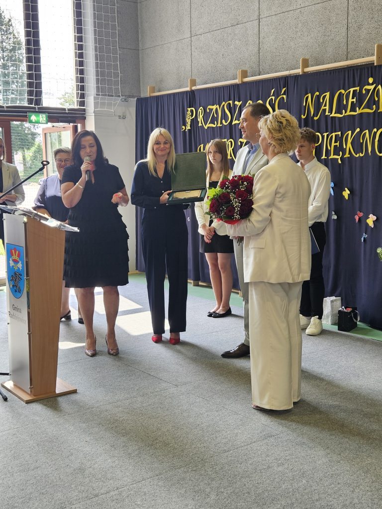 Była Wójt żegna Dyrektora