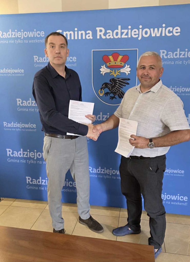 Wójt z wykonawcą robót