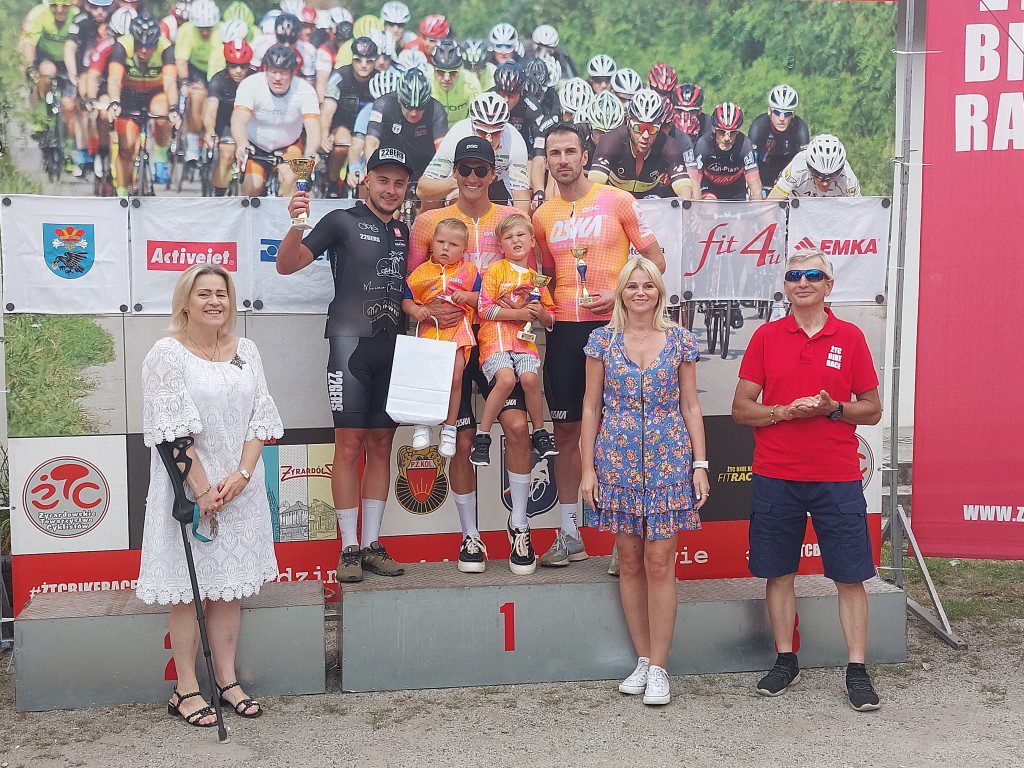 Zwycięzcy wyścigu na podium