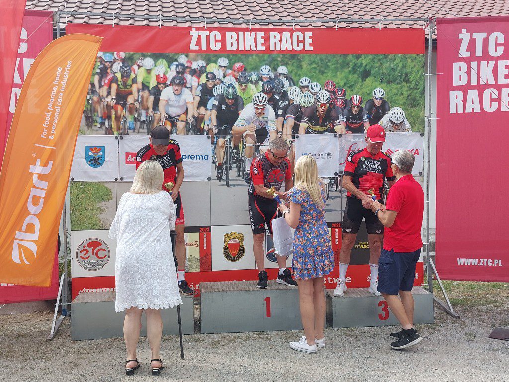 Wręczenie nagród zwycięzcom wyścigu