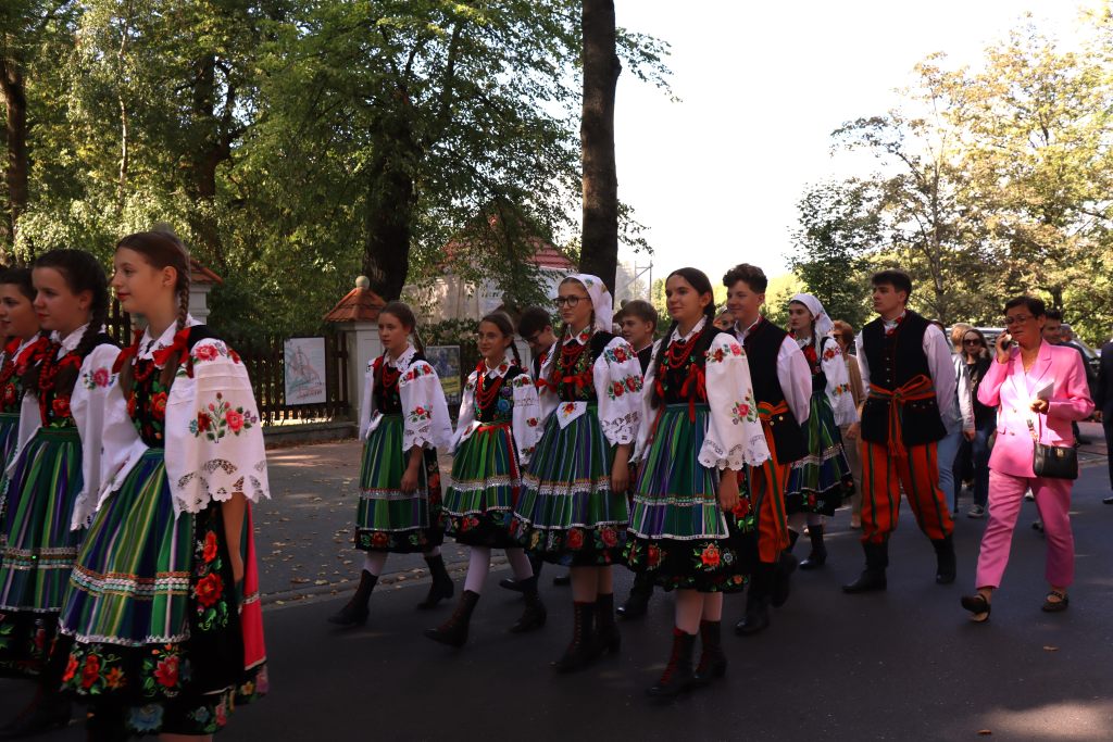 Radziejowice Święto Chleba korowód Zespół Ludowy Koderki