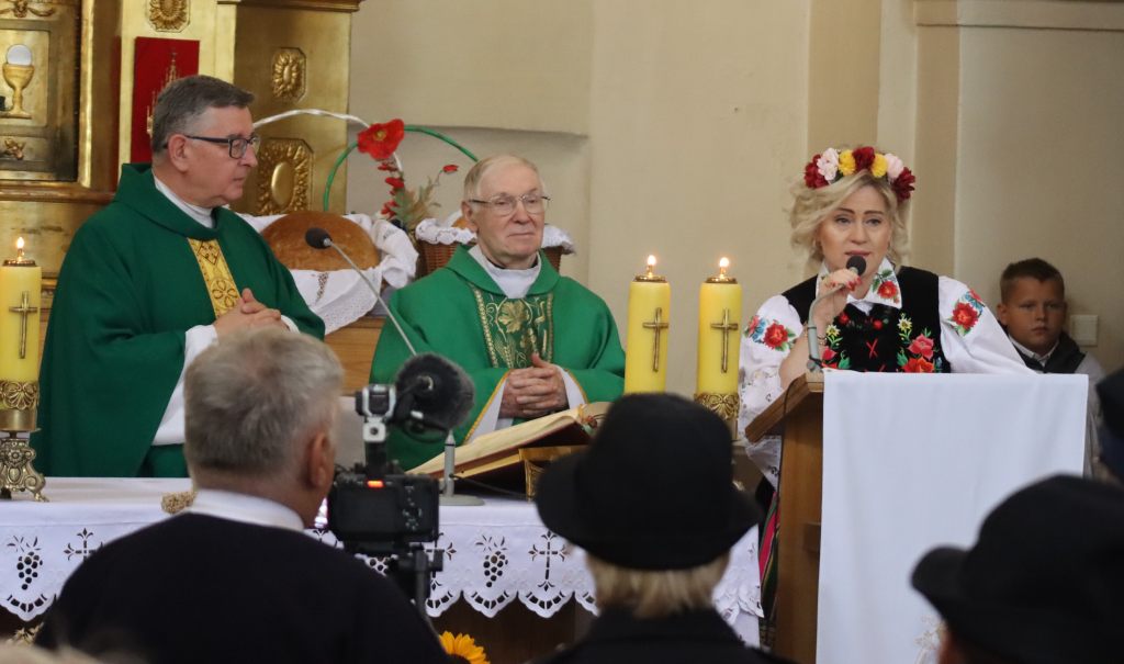 Święto Chleba_ Kościół św Kazimierza w Radziejowicach