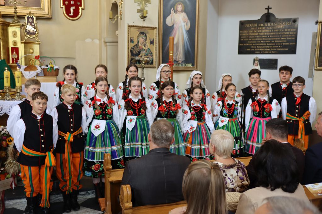 Święto Chleba_Radziejowice_Zaspół Ludowy Koderki