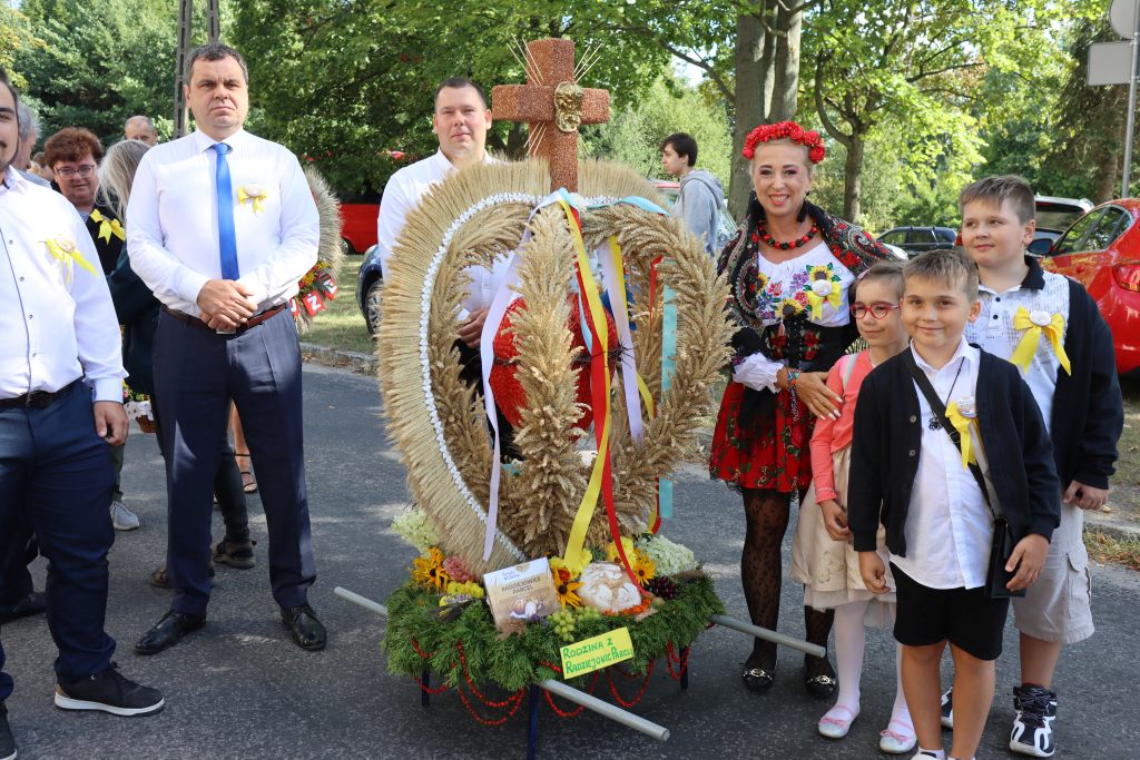 Święto Chleba_dekoracja dożynkowa_ Radziejowice