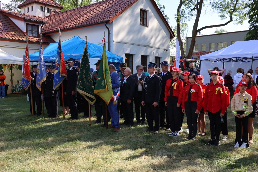 Sztandary i MDP w Radziejowicach podczas Święto Chleba 2025