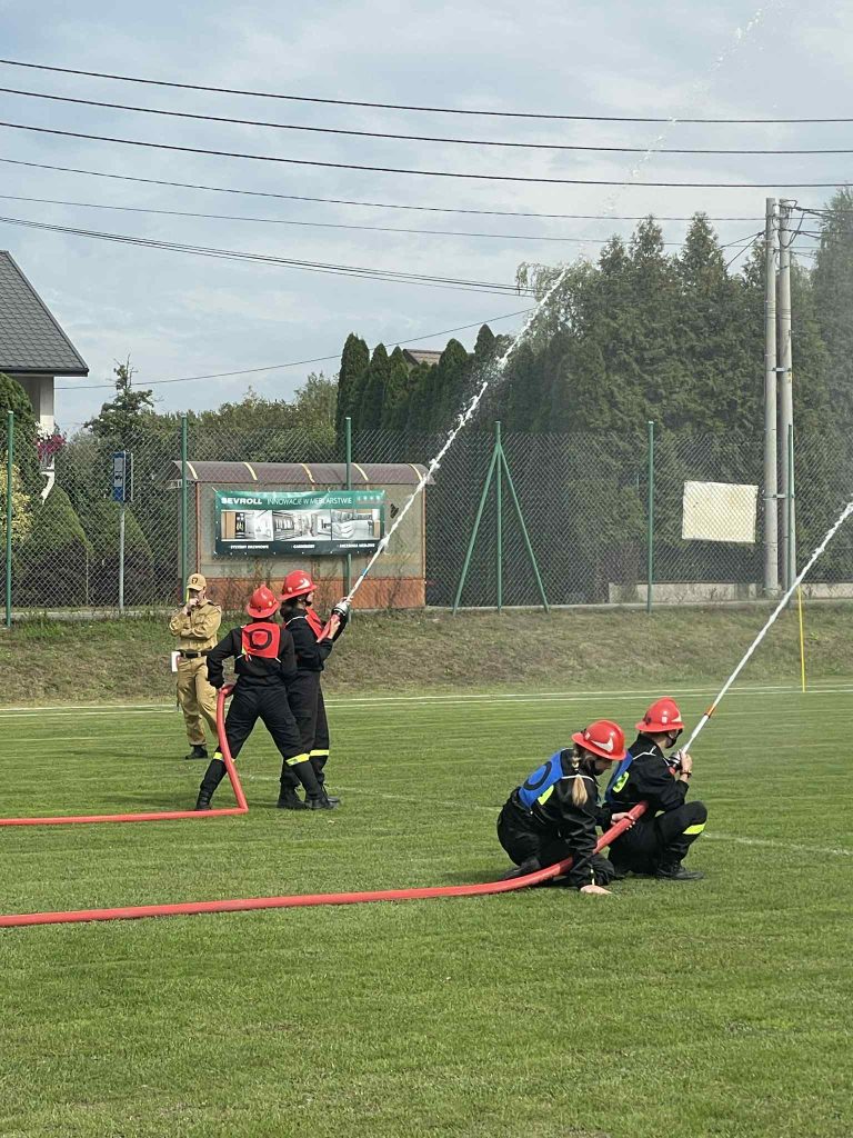 Strażacy rozgrywają zawody