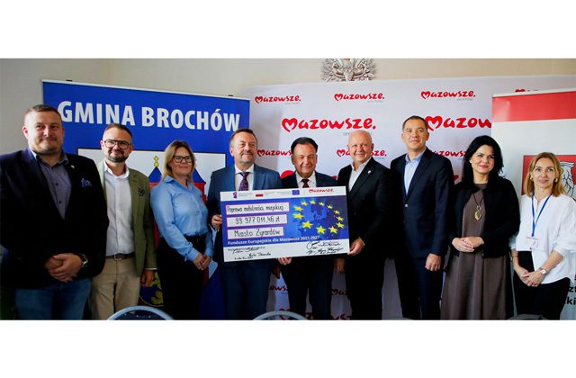 Podpisanie umowy - ścieżki rowerowe