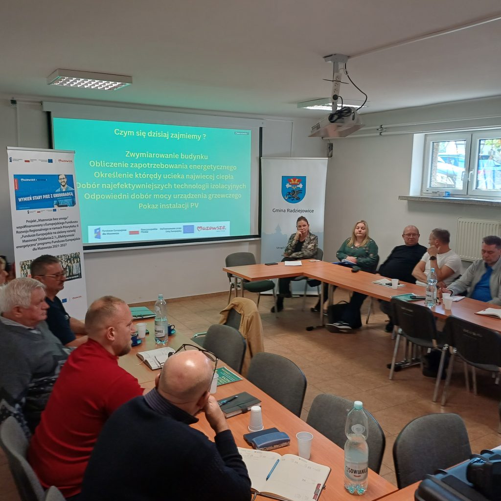 Przedstawiciele środowiska opiniotwórczego podczas spotkania.