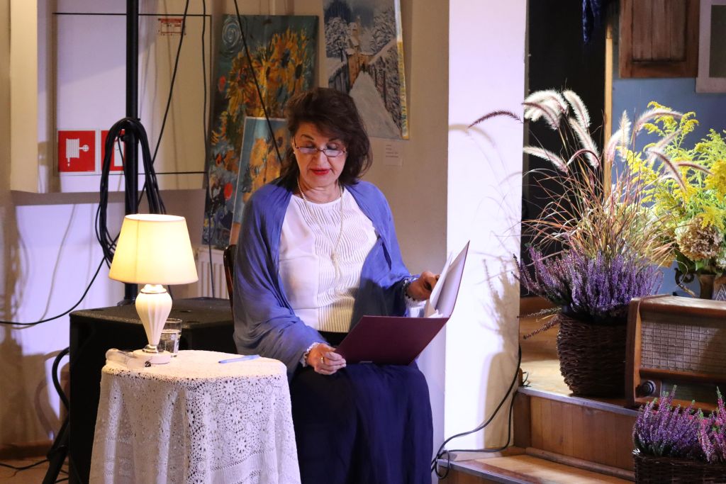 Spektakl „O pocałunku, który jest w niebie”Grupa Teatralna Trzeci Dzwonek-min