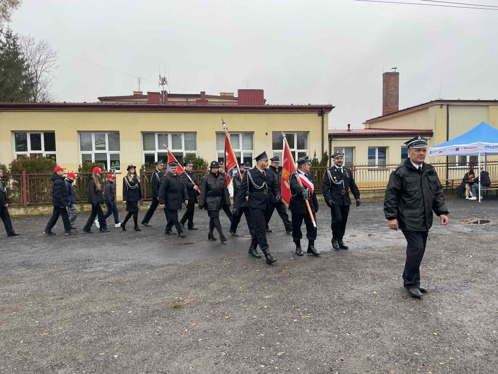 Przemarsz strażaków