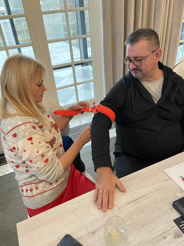 Tablica z informacją o szkoleniu i dofinansowaniu