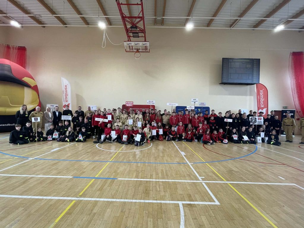 Zdjęcie pamiątkowe wszystkich uczestników