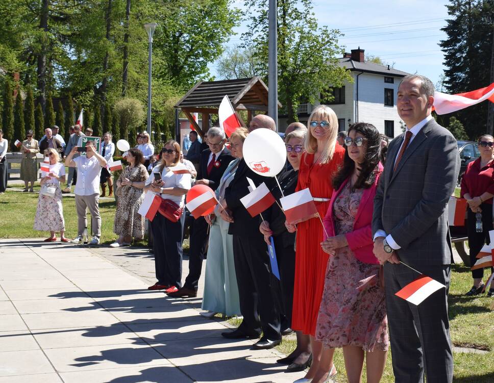 Wójt Gminy Radziejwoice- Artur Jankowski wraz z Zastepcą - Wioletta Micewicz