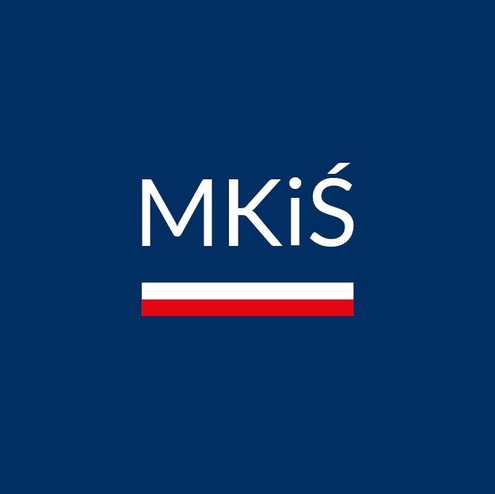 Logo Ministerstwa Klimatu i Środowiska na granatowym tle z biało-czerwoną grafiką.